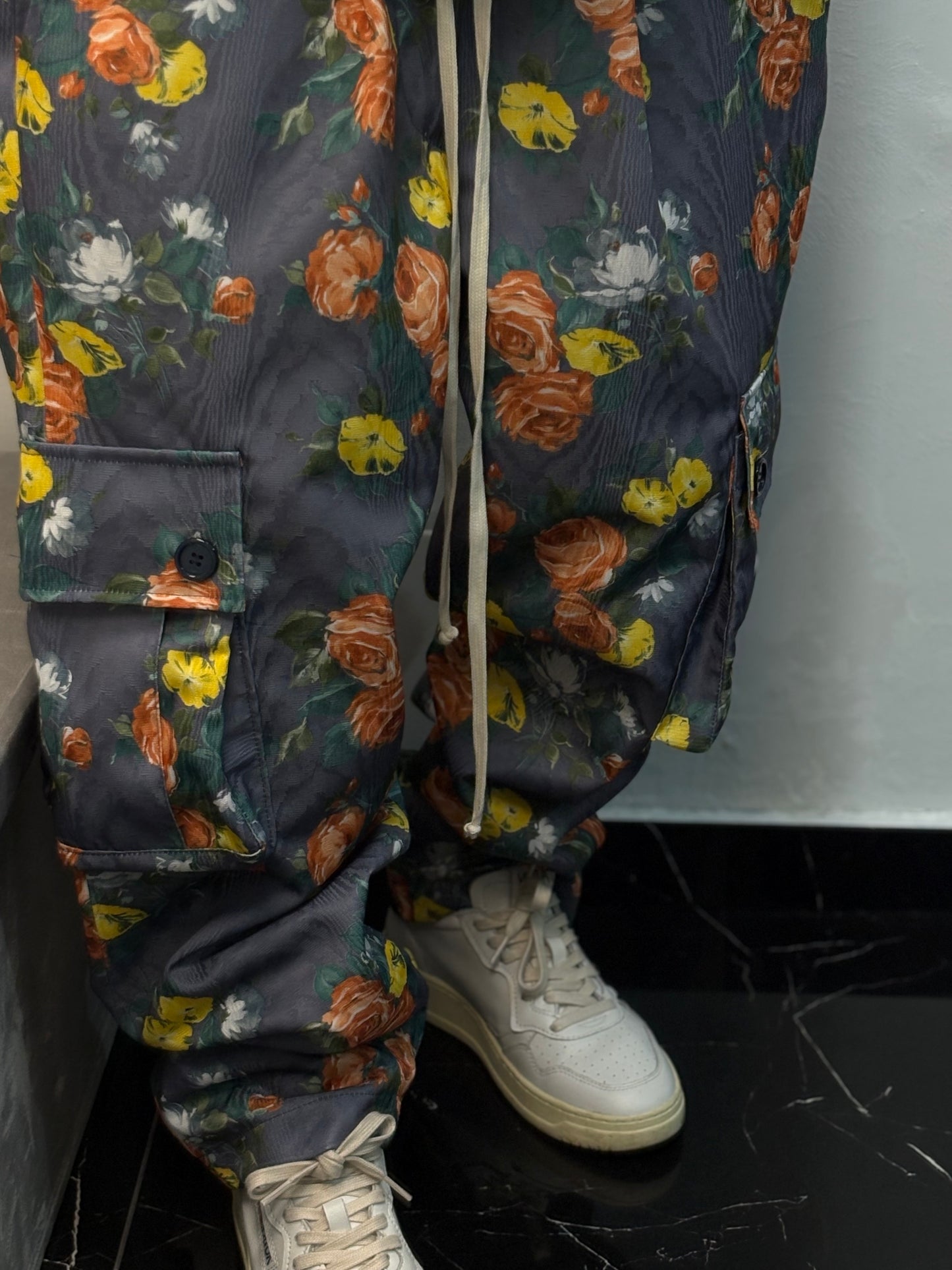 Pantalone cargo fiorato