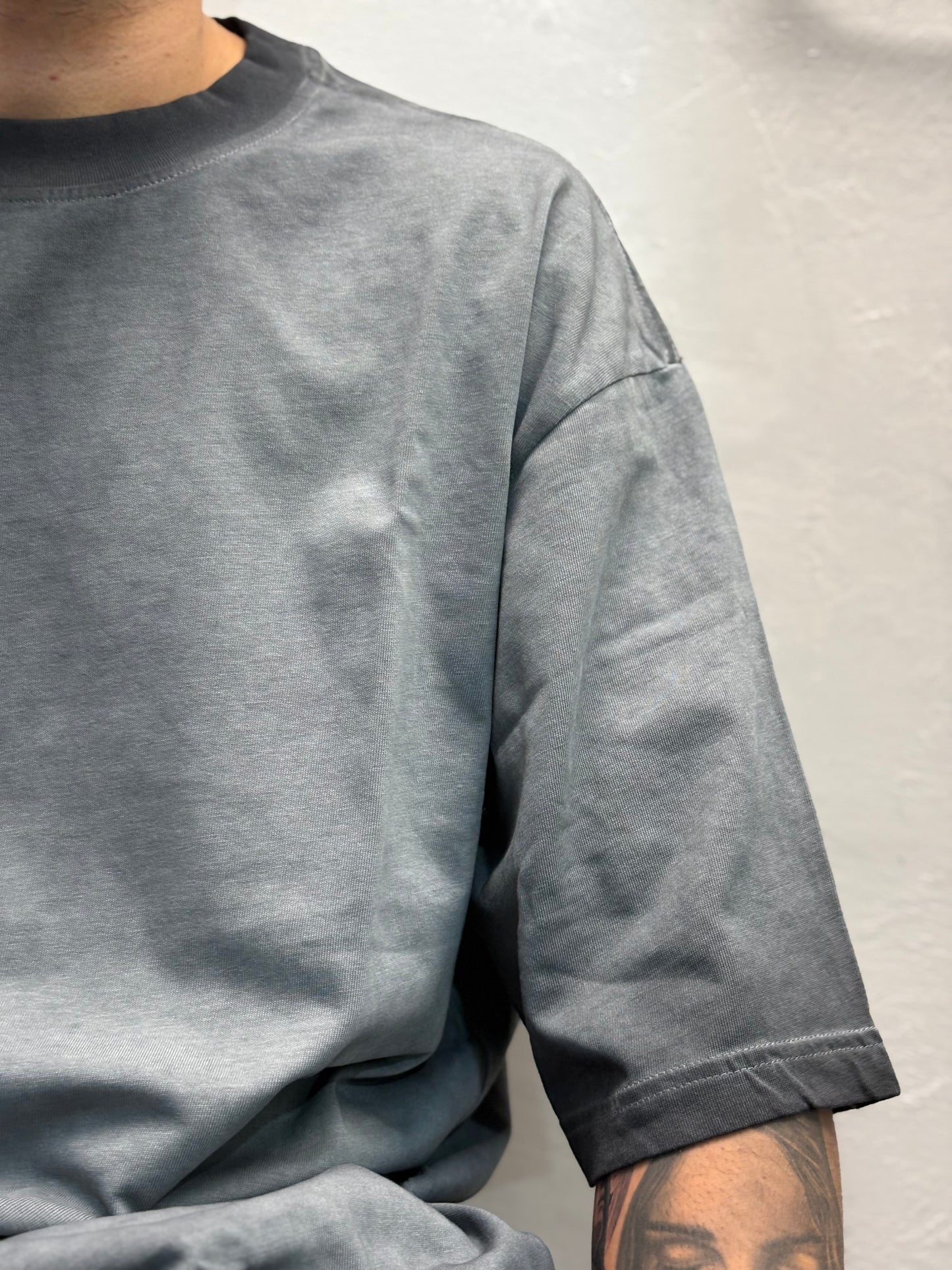 Maglietta sartoriale slavata oversize
