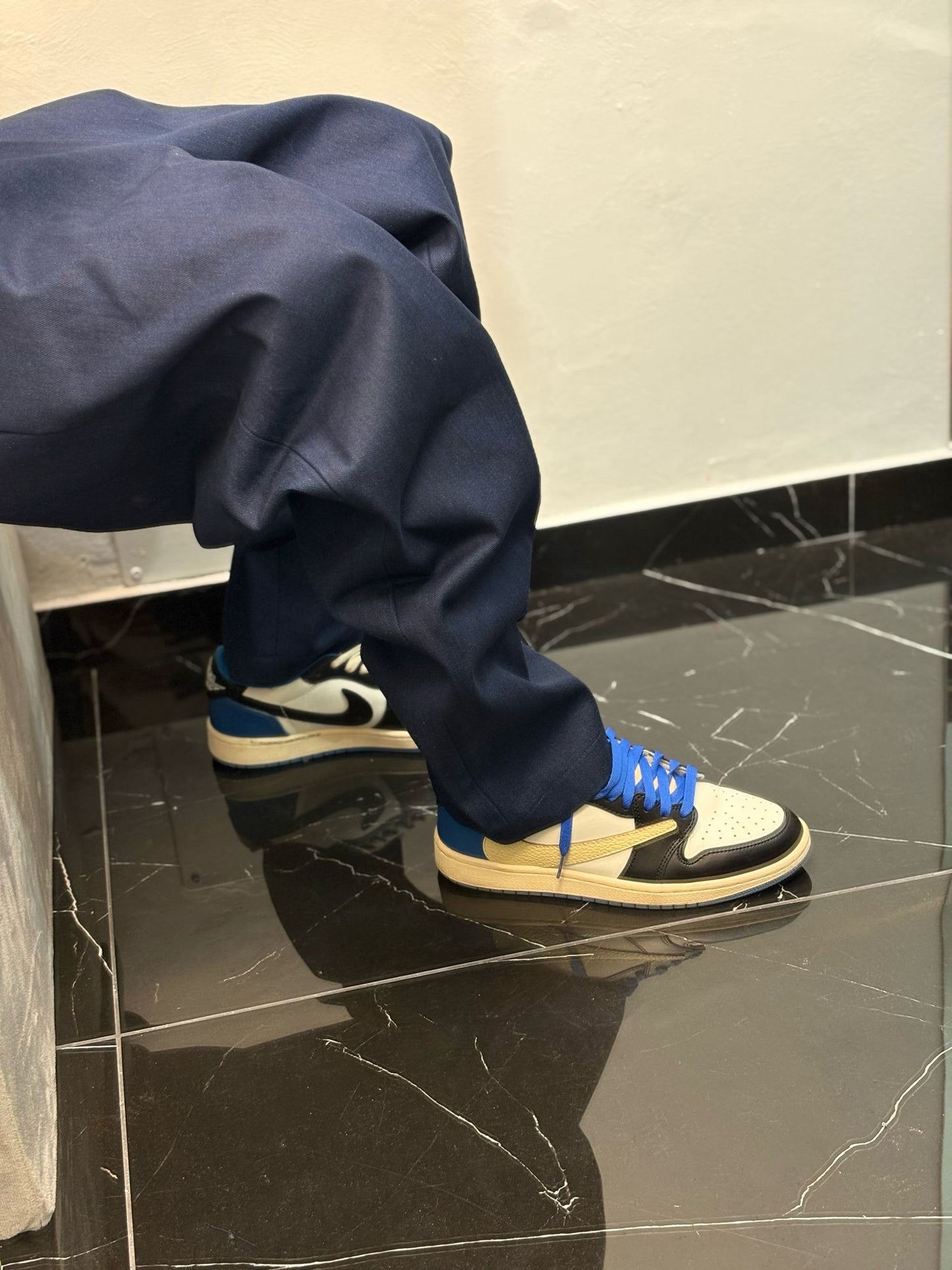 Pantalone jeans oversize sartoriale