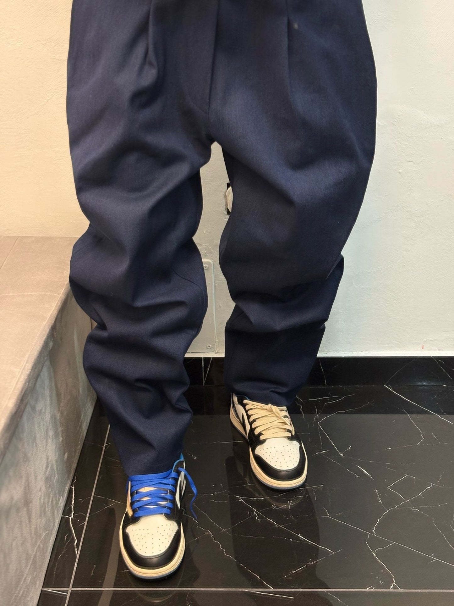 Pantalone jeans oversize sartoriale