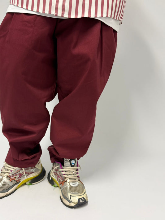 pantalone bordeaux senza tasche con doppio bottone in vita