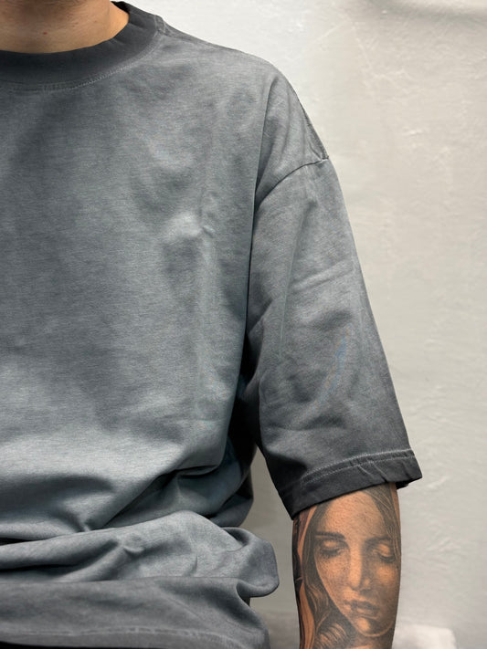 Maglietta sartoriale slavata oversize